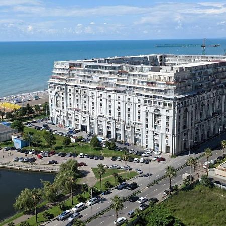 Paradise Apartment Batumi Exterior photo
